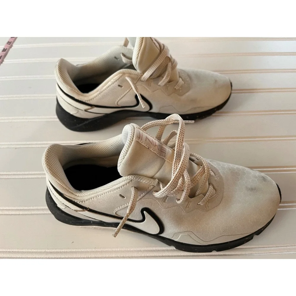 Nike Legend Essential 2 Womens Training Shoes Sail Black CZ3668-100 Size‎ 8